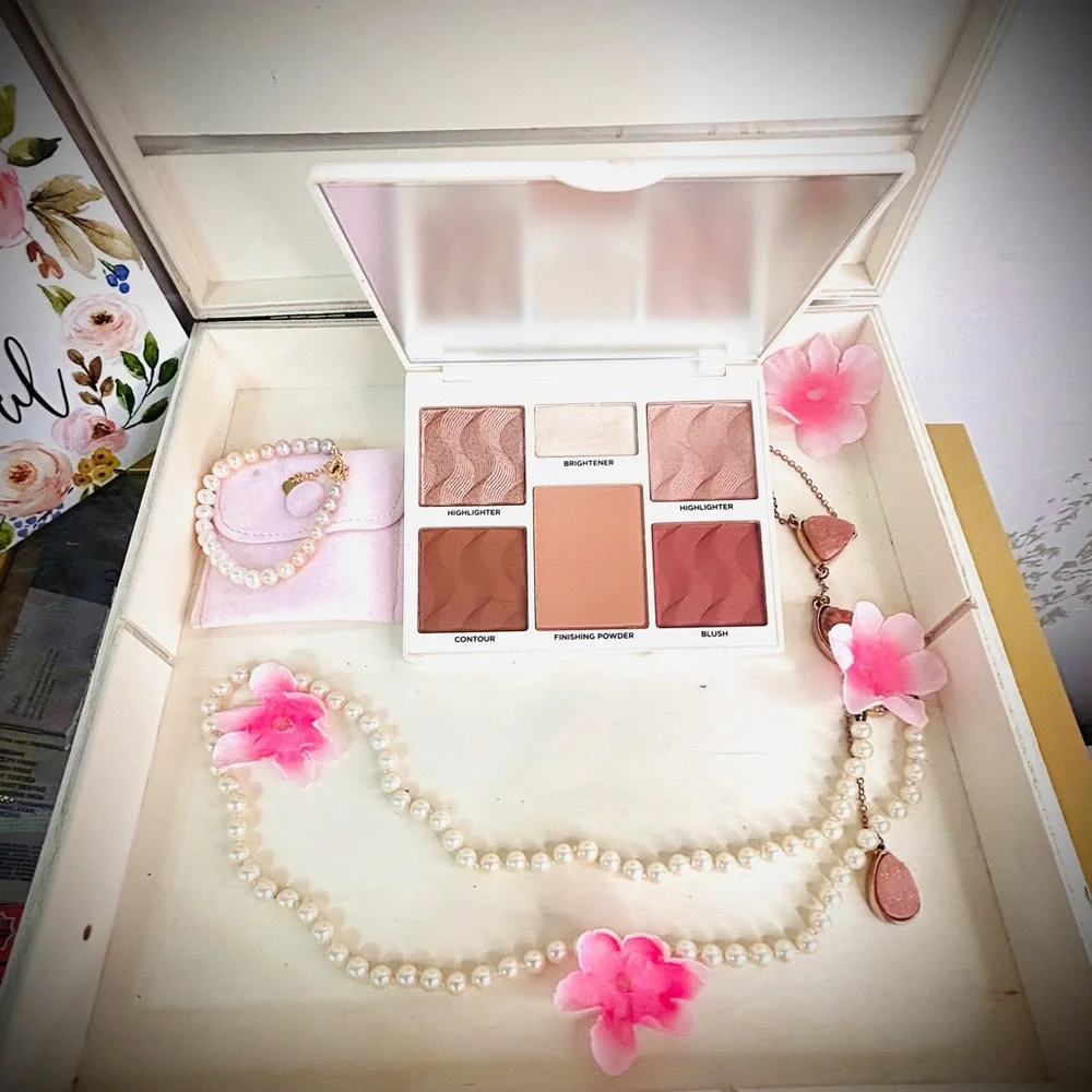 Makeup Palette with Pink and Brown Shades Medium-Deep